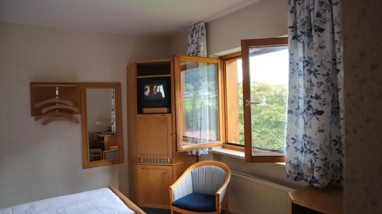 Hotel Bellevue Riezlern Εξωτερικό φωτογραφία